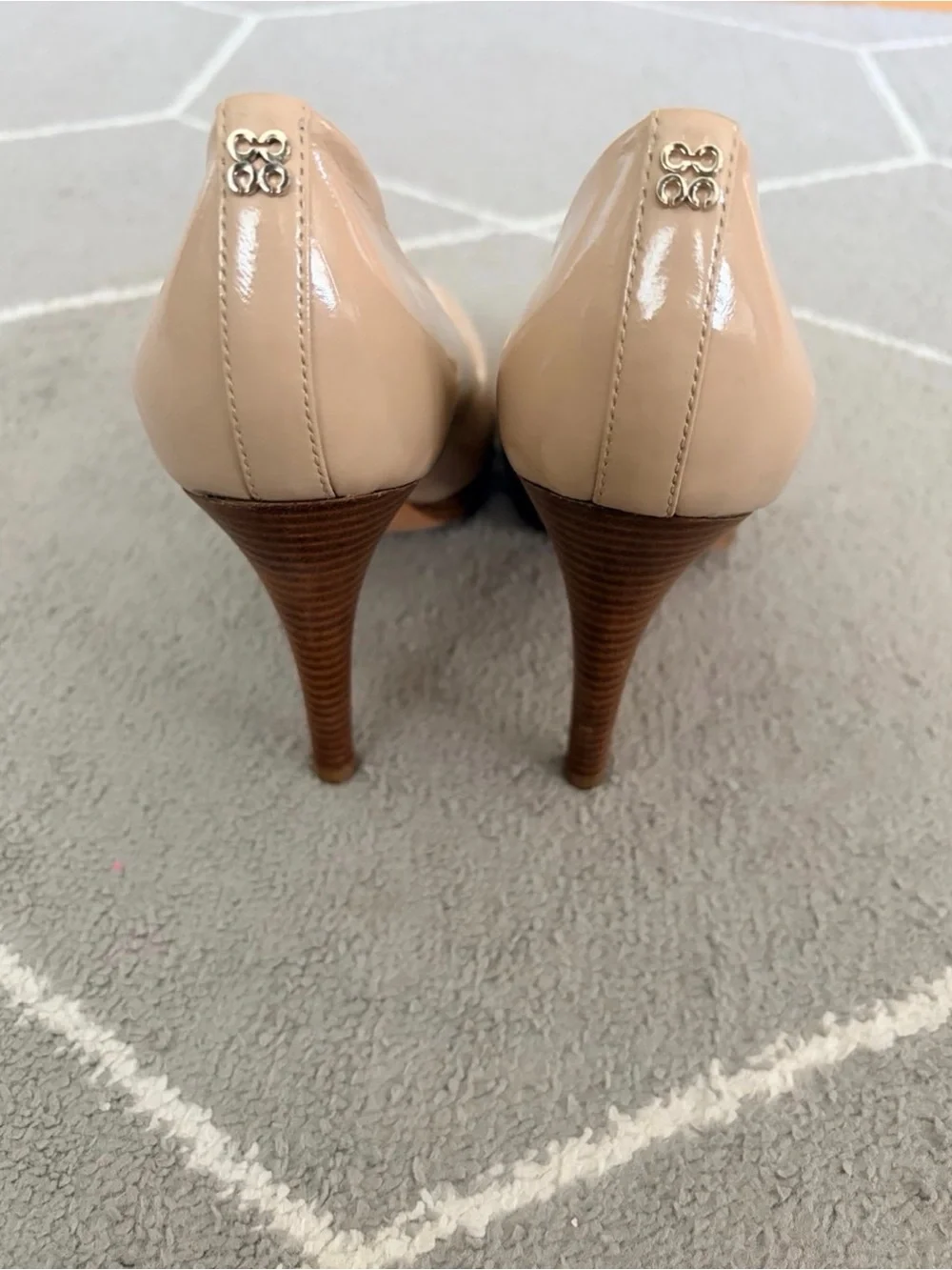 Coach Women's Beige Patent Leather Round-Toe Pumps